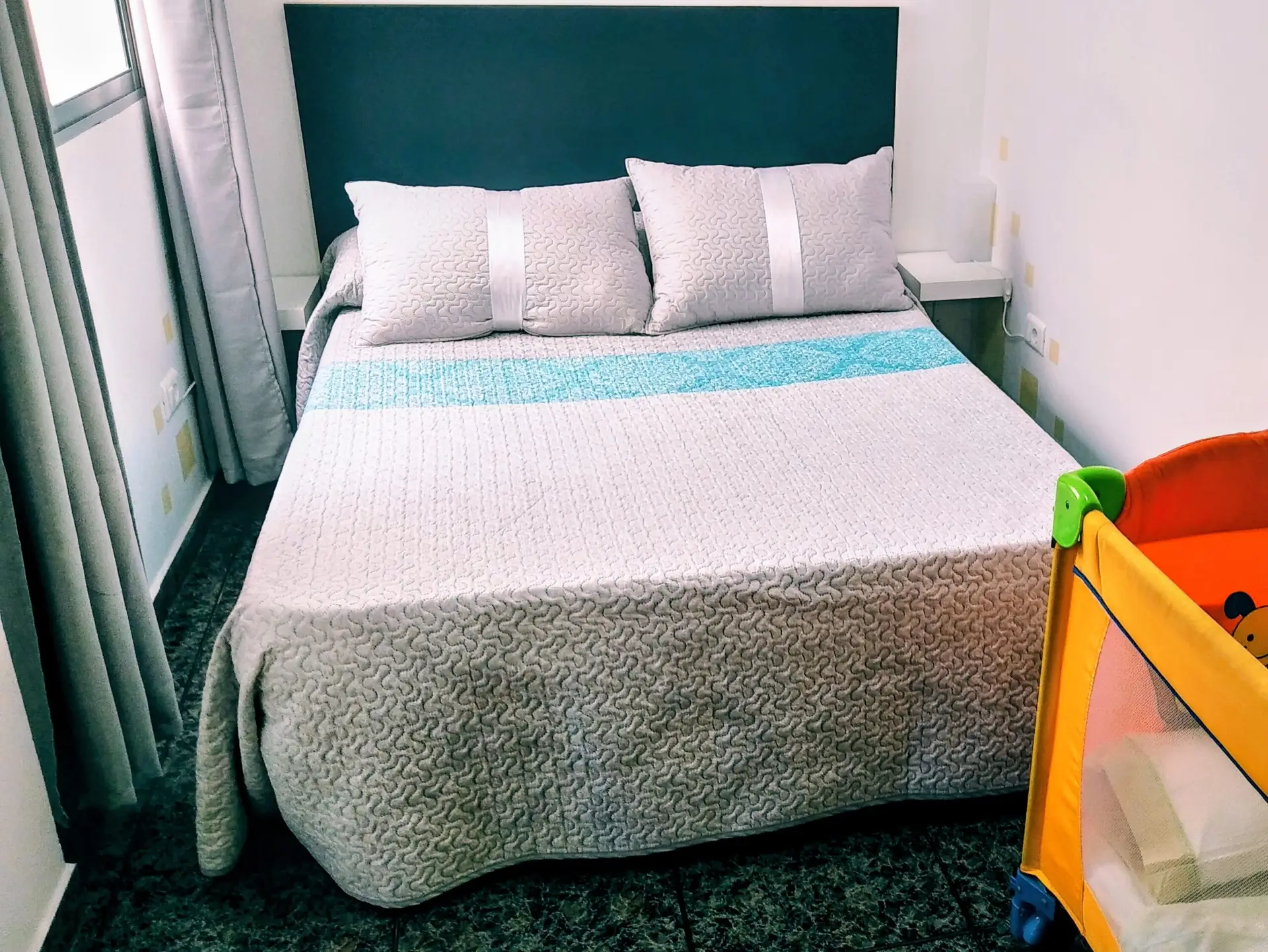Burrero_beach_stay_Sunshine_bed_room_1
